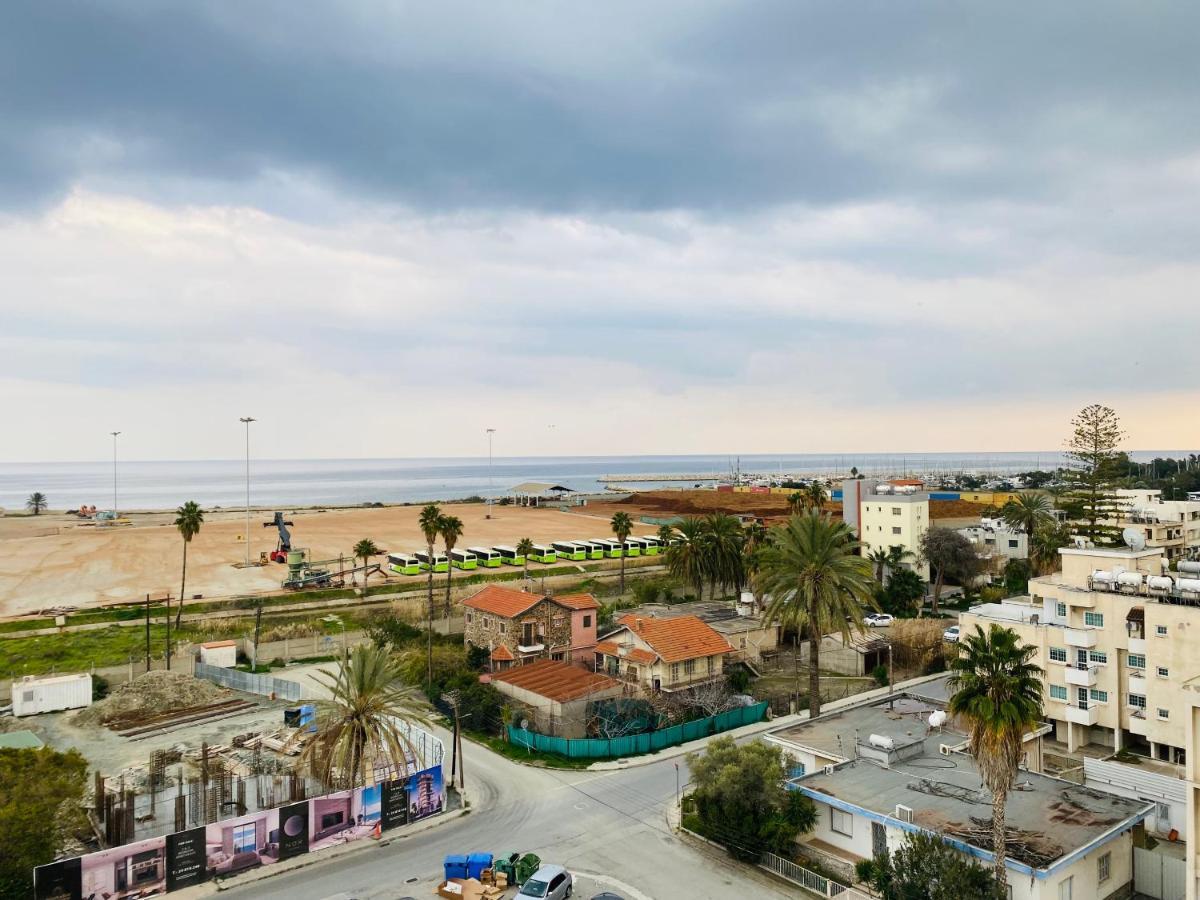 Panoramic Seaside Getaway, 2-Br Penthouse Apartment Larnaca Bagian luar foto